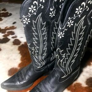 Beautiful cowgirl leather boots